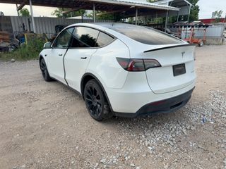2022 Tesla Model Y Long Range Dual Motor All-Wheel Drive - Exterior Rear Left Corner Image